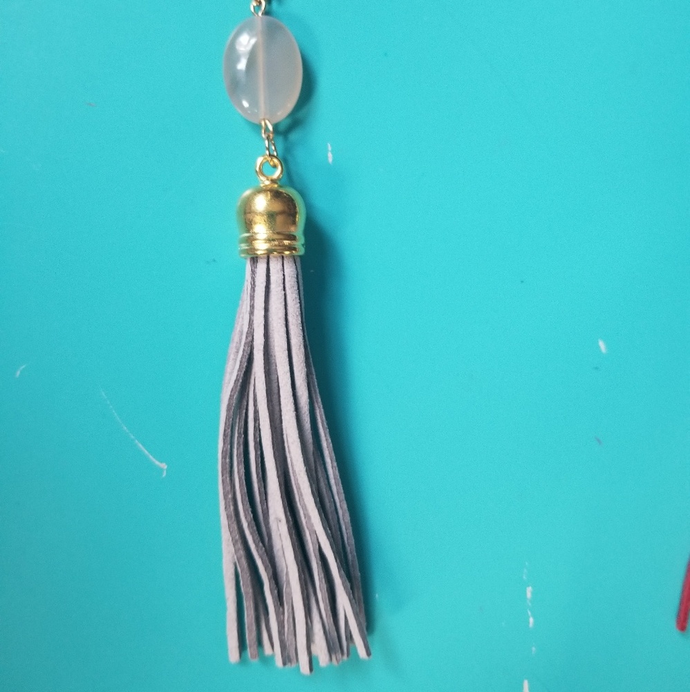 Gray leather tassel & quartz long necklace